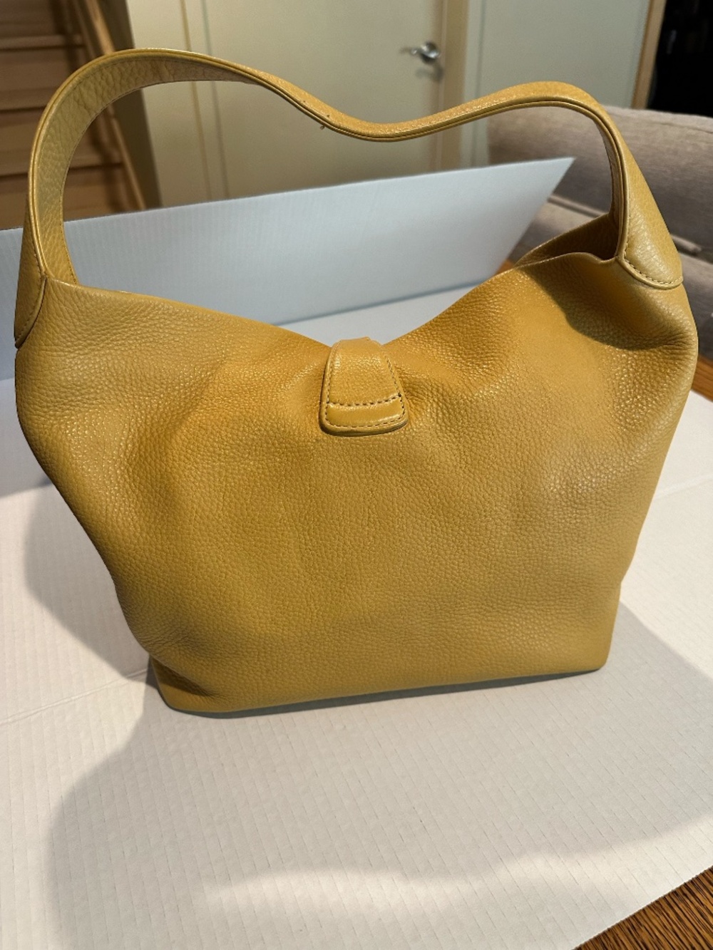 Dooney & Bouke leather Hobo in buttery yellow - Picture 2 of 10